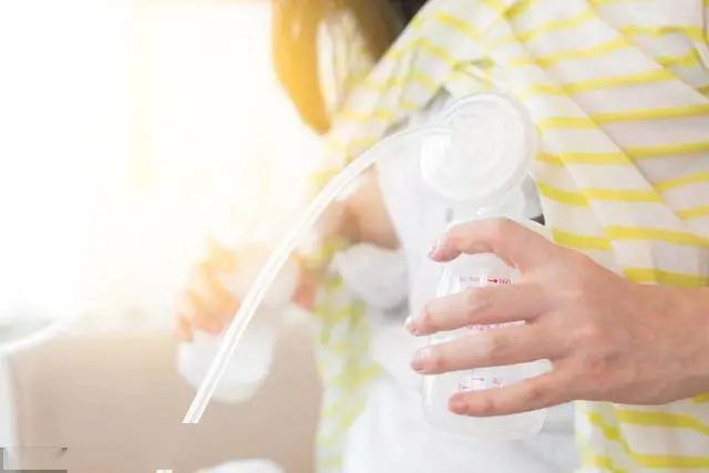 助力职场家庭 促进母乳喂养——职场妈妈背奶技巧